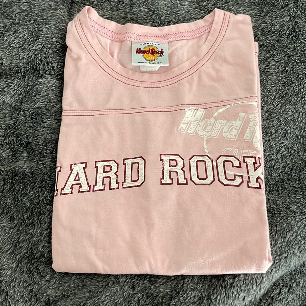 Hard Rock Makati, Philippines 🇵🇭 Pink & Maroon design Tshirt Size XL